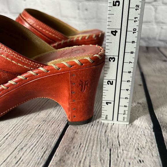 Frye Charlotte Leather Heeled Whipstitched
Harness Ring Mules in size 5.5 - Picture 4 of 12